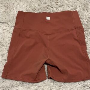 Vuori Women's Terracotta Bike Shorts